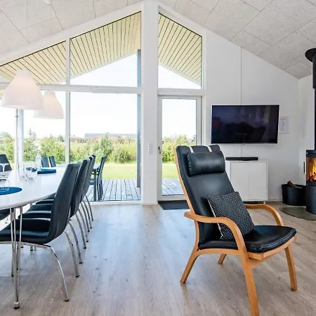 Hotel 8 Person In 3*